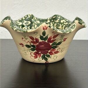 East Texas Pottery Sponge Ware Stoneware Green & Beige Scalloped Bowl